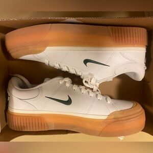 Nike Women’s Court Legacy Lift